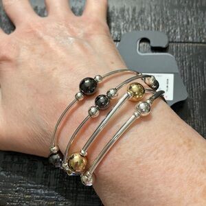 NWT Kohl’s Metal Three Color Stretch Bracelet Set!!